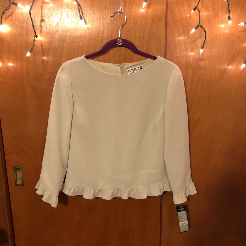 Kasper green ruffled blouse